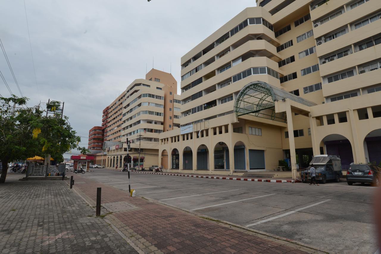 Cozy Loft Hostel Pattaya Exterior photo