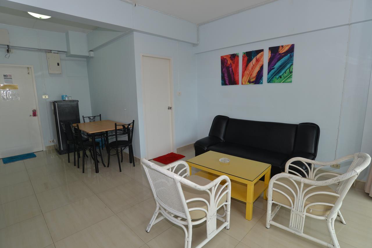 Cozy Loft Hostel Pattaya Exterior photo