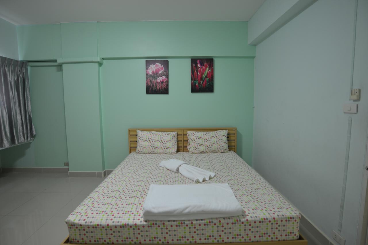 Cozy Loft Hostel Pattaya Exterior photo