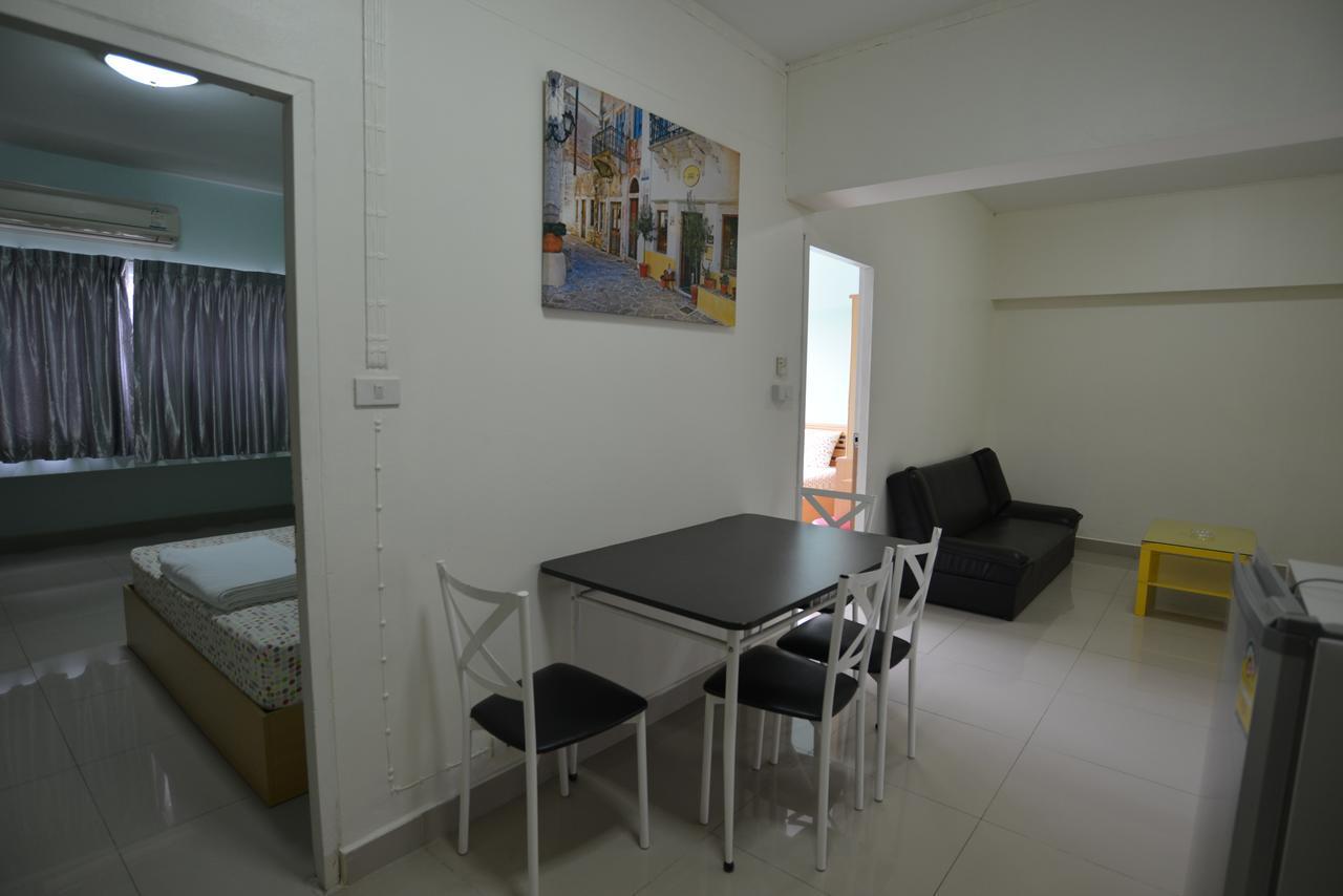 Cozy Loft Hostel Pattaya Exterior photo
