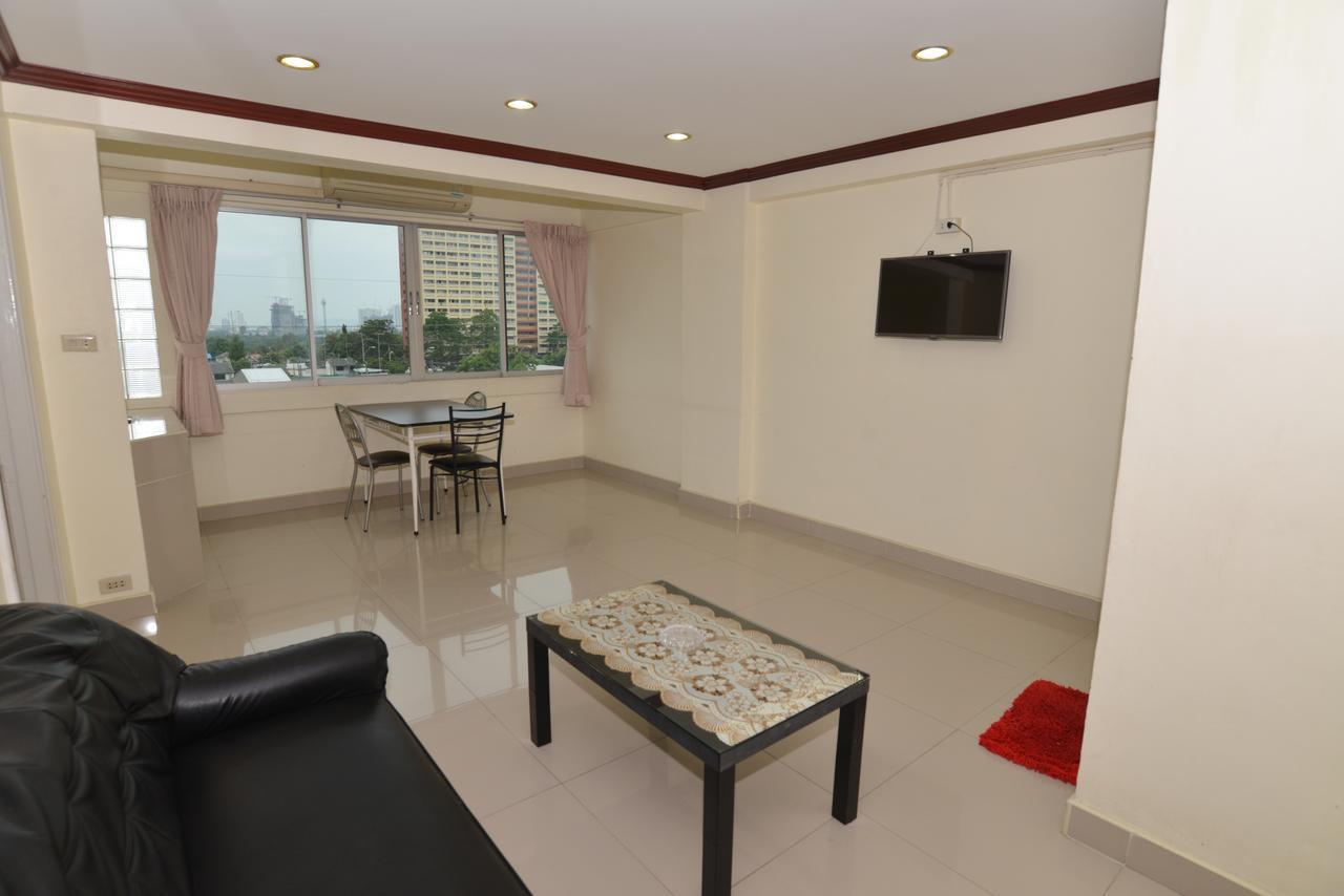 Cozy Loft Hostel Pattaya Exterior photo